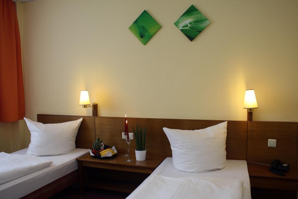 Quick Hotel Dresden West Кессельсдорф Экстерьер фото