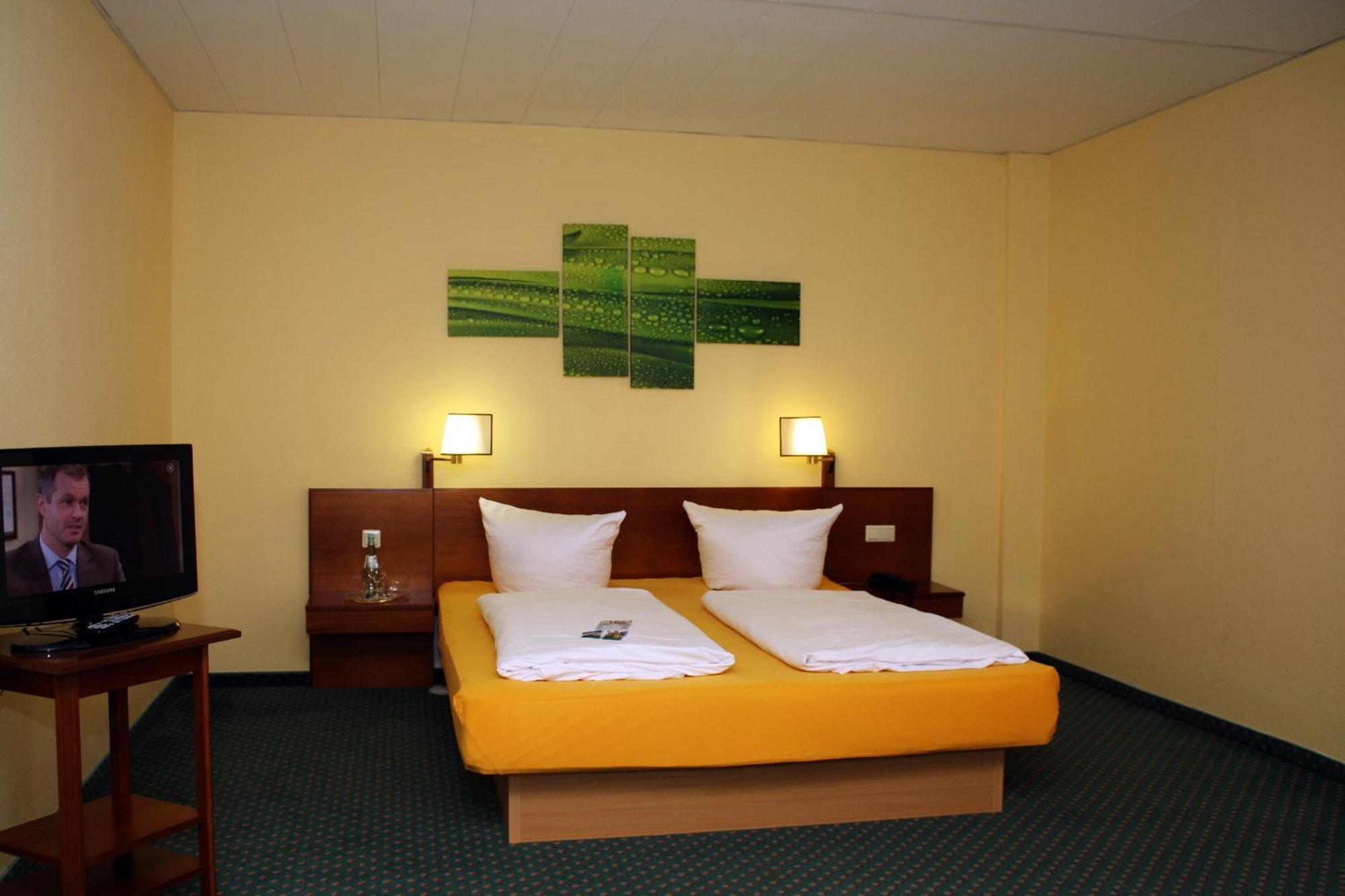 Quick Hotel Dresden West Кессельсдорф Экстерьер фото