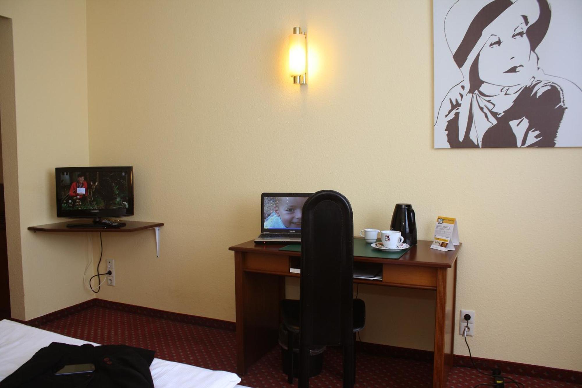 Quick Hotel Dresden West Кессельсдорф Экстерьер фото